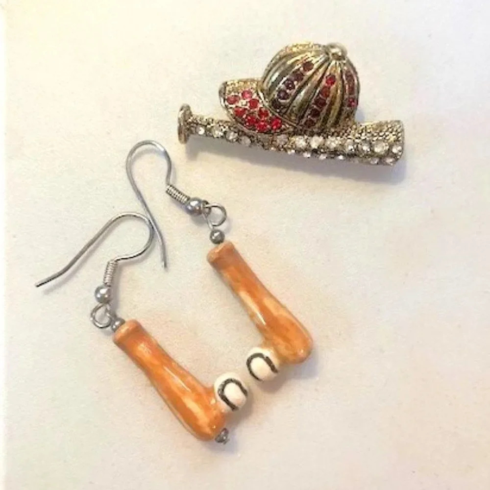 SetâBaseballâpinâand earringsâ